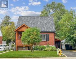 LOWER - 24 GLENBURN AVENUE Toronto, ON M4B 2X2