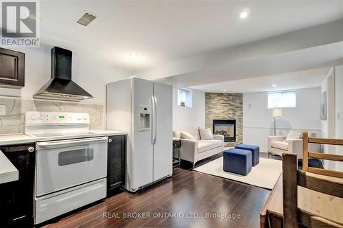 LOWER - 24 GLENBURN AVENUE , Toronto, Ontario M4B 2X2 2