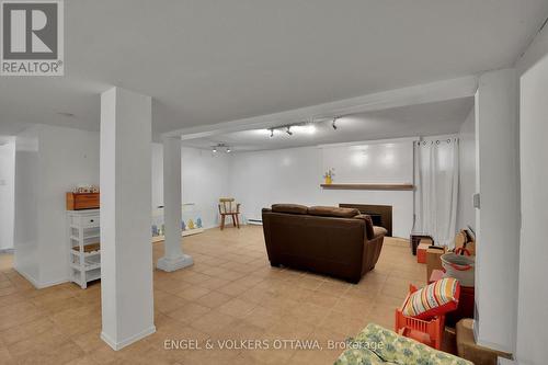 Unit 3 Living Room (Lower Level) - 5 Woodlawn Avenue, Ottawa, ON 