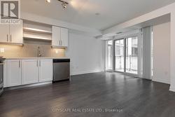 702 - 525 ADELAIDE STREET W Toronto, ON M5V 1T6