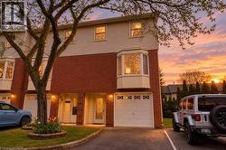 130 LIVINGSTON Avenue Unit# 12 Grimsby, ON L3M 4W5
