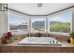 Primary Ensuite Soaker Tub - 