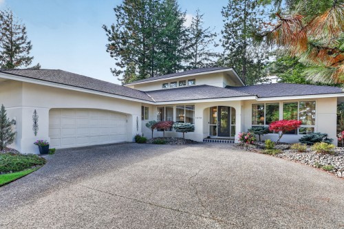 1978 Covington Crescent  West Kelowna, BC V1Z 3M2
