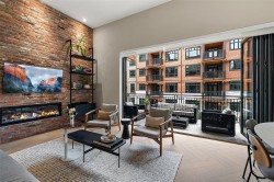 #207-427 Lampson St Esquimalt, BC V9A 0K5