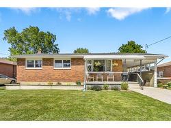 147 COVERDALE Street Chatham, ON N7L 2V1
