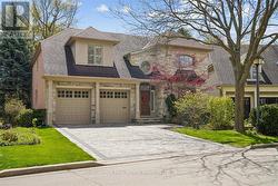 1726 THE PINES Mississauga, ON L5J 4V5
