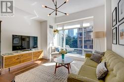 208E - 500 QUEENS QUAY W Toronto, ON M5V 3K8