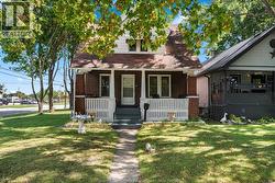 908 OAK STREET Windsor, ON N9A 5G2