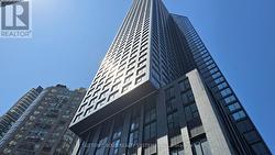 1906 - 8 WELLESLEY STREET W Toronto, ON M4Y 0J5