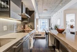 515 - 1030 KING STREET W Toronto, ON M6K 3N3