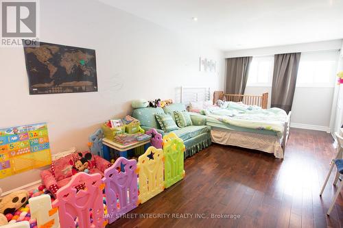 860 Messenger Meadow Drive, Mississauga, ON 