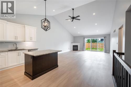 709 FERDINANDS CRESCENT , Sarnia, Ontario N7W 0B5 4