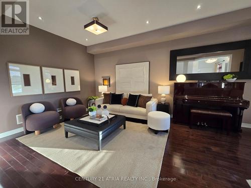 35 RUSSELL DAWSON ROAD  Markham, ON L6C 0G7