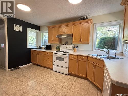 212 Ash Drive, Weyburn, SK 