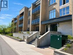 209 - 682 CHURCHILL AVENUE N Ottawa, ON K1Z 5G5