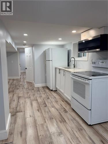 411 PALING Avenue Unit# LOWER , Hamilton, Ontario L8H 5K3 2