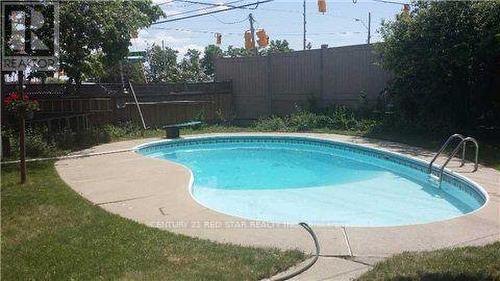 5 BIRCHBANK ROAD , Brampton, Ontario L6T 1L6 2
