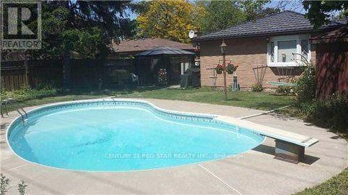 5 BIRCHBANK ROAD , Brampton, Ontario L6T 1L6 3