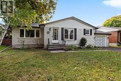 10 ROBERT ROAD Perth, ON K7H 2Z8
