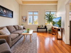 #407-1602 Quadra St Victoria, BC V8W 2L4