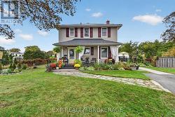 8 ORTONA CRESCENT Prince Edward County (Picton Ward), ON K0K 2T0