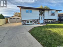 221 Bean CRESCENT Weyburn, SK S4H 3A3