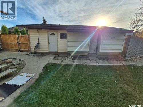 221 Bean Crescent, Weyburn, SK 