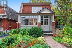 120 HOPEWELL AVENUE  Ottawa, ON K1S 2Z3
