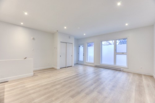 932 Rue Charlevoix , Montréal (Le Sud-Ouest), QC H3K 2Y8 3
