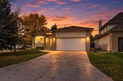 30 Simsbury PL Winnipeg, MB R3P 2H4