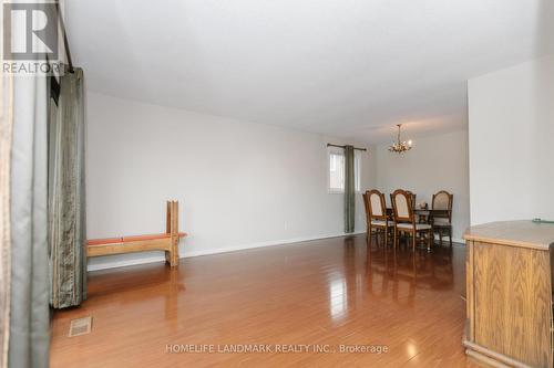 22 BLENHEIM DRIVE , Brampton, Ontario L6Z 1H9 3