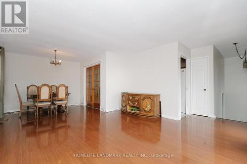 22 BLENHEIM DRIVE , Brampton, Ontario L6Z 1H9 4