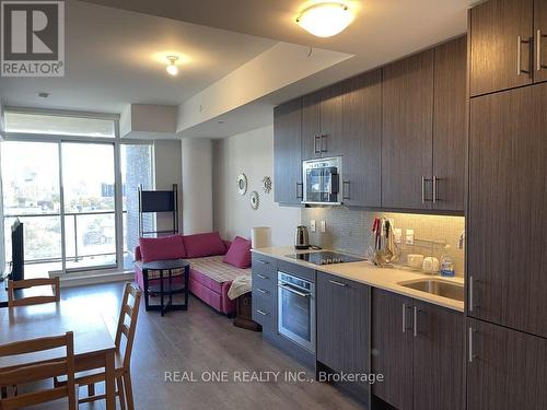 710 - 297 COLLEGE STREET , Toronto, Ontario M5T 0C2 4