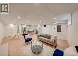 1 6136 IRMIN STREET  Burnaby, BC V5J 1Z1