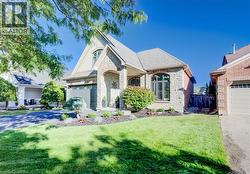 4 LAWREN S HARRIS Drive  Brantford, ON N3R 7Z6