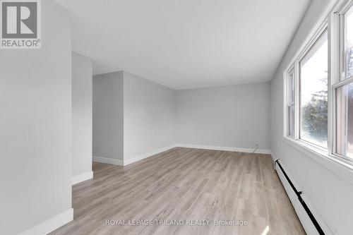 4 - 1566 ALLEN PLACE , London East (East H), Ontario N5W 2V8 2
