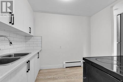 4 - 1566 ALLEN PLACE , London East (East H), Ontario N5W 2V8 3