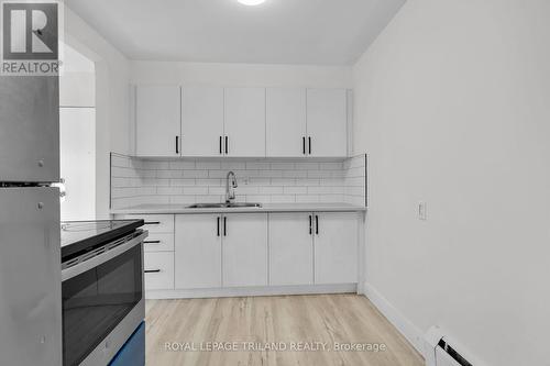4 - 1566 ALLEN PLACE , London East (East H), Ontario N5W 2V8 4
