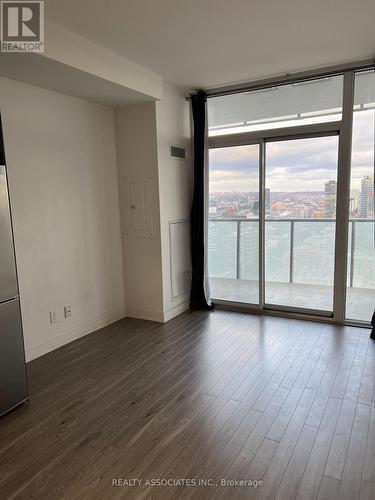 2807 - 1 MARKET STREET , Toronto, Ontario M5E 0A2 5