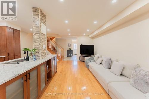 7686 Black Walnut Trail, Mississauga, ON 