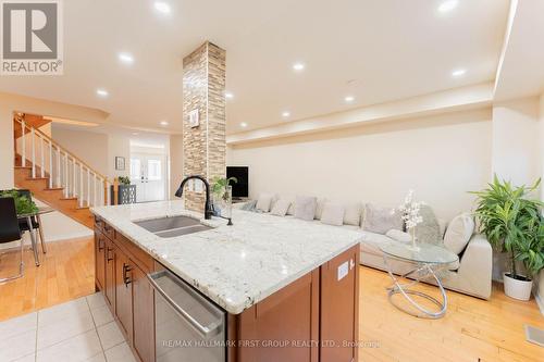 7686 Black Walnut Trail, Mississauga, ON 