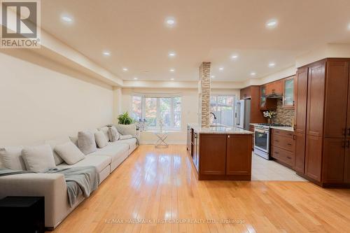 7686 Black Walnut Trail, Mississauga, ON 