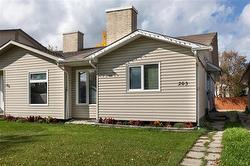203 Novavista DR Winnipeg, MB R2N 1G1