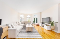 1003 Rue des Azalées  Laval (Sainte-Dorothée), QC H7Y 2E4