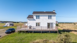 266 Ch. de l'Hôpital  Les Îles-De-La-Madeleine, QC G4T 2K5