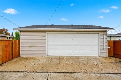974 Manhattan Ave, Winnipeg, MB 