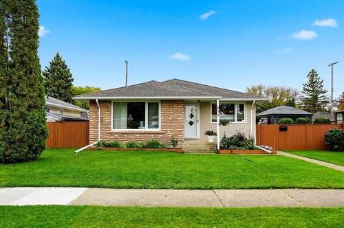 974 Manhattan Ave, Winnipeg, MB 