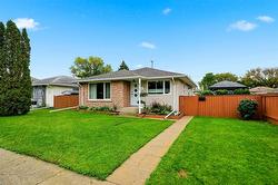 974 Manhattan AVE Winnipeg, MB R2L 1C2