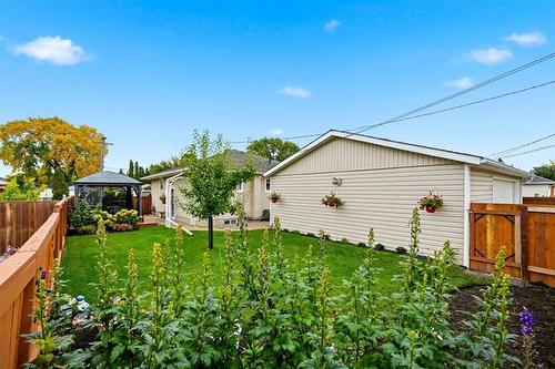 974 Manhattan Ave, Winnipeg, MB 