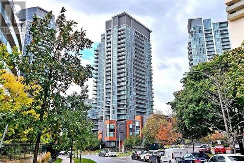 # P05 - 62 FOREST MANOR ROAD , Toronto, Ontario M2J 0B6 2